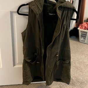 Vest fleece lined with hood